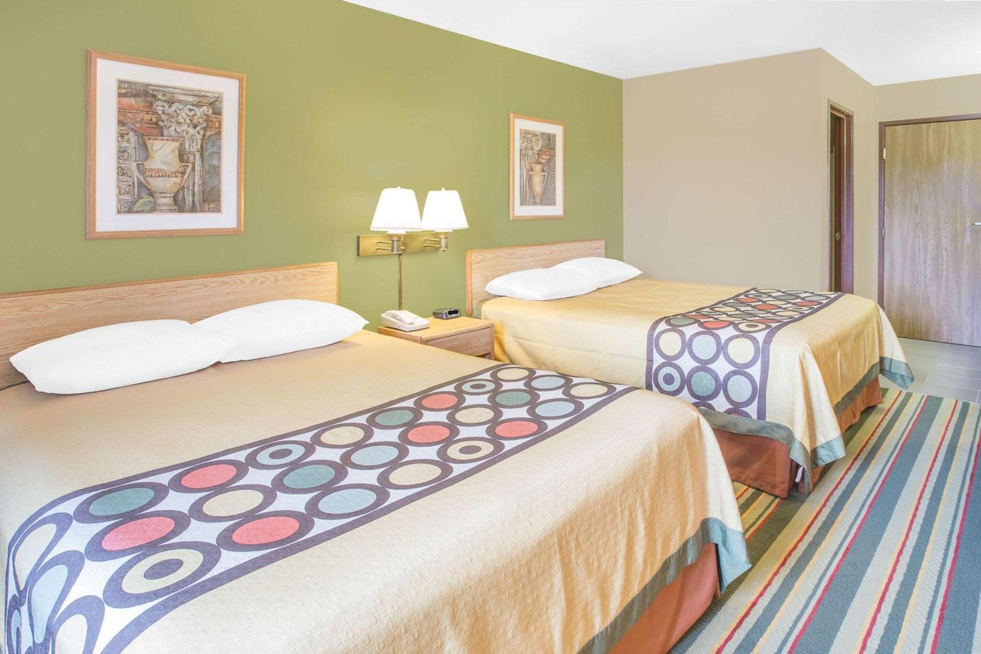 Super 8 By Wyndham East Moline Hotel Bagian luar foto